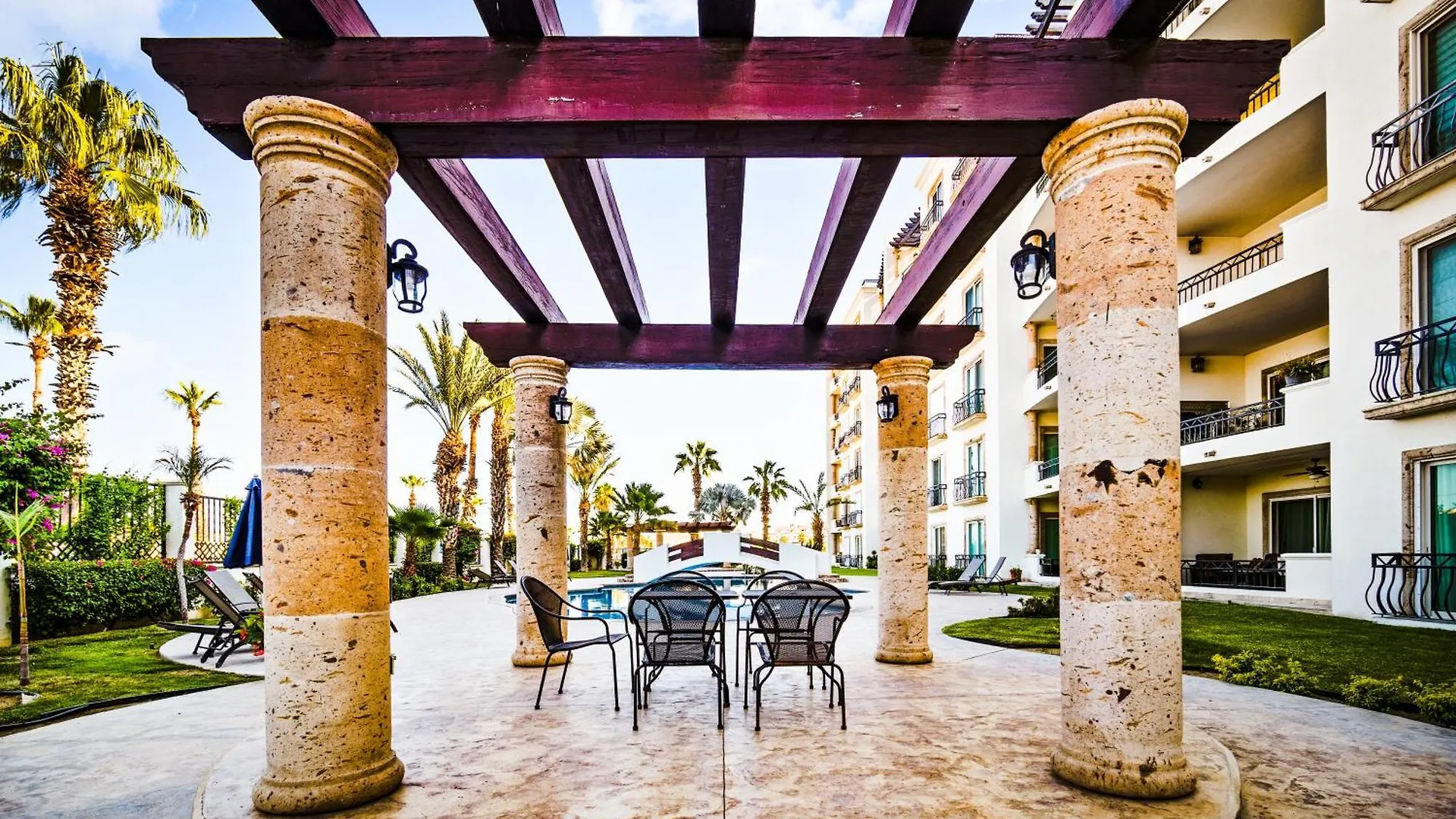 Upgrade Your Vacation In Style-Exclusive Poolside Condo! Cabo San Lucas Apartment
